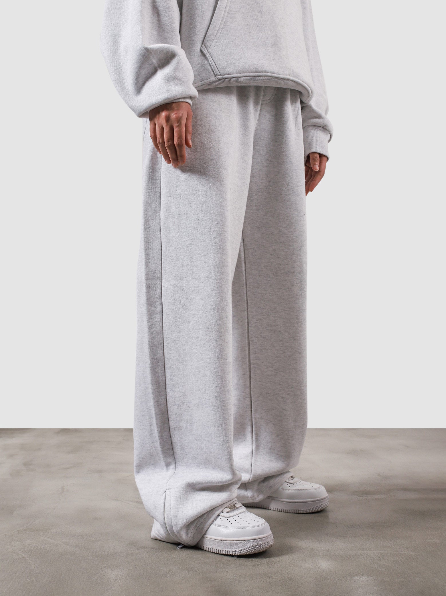 The Utility Sweats | Arctyc White