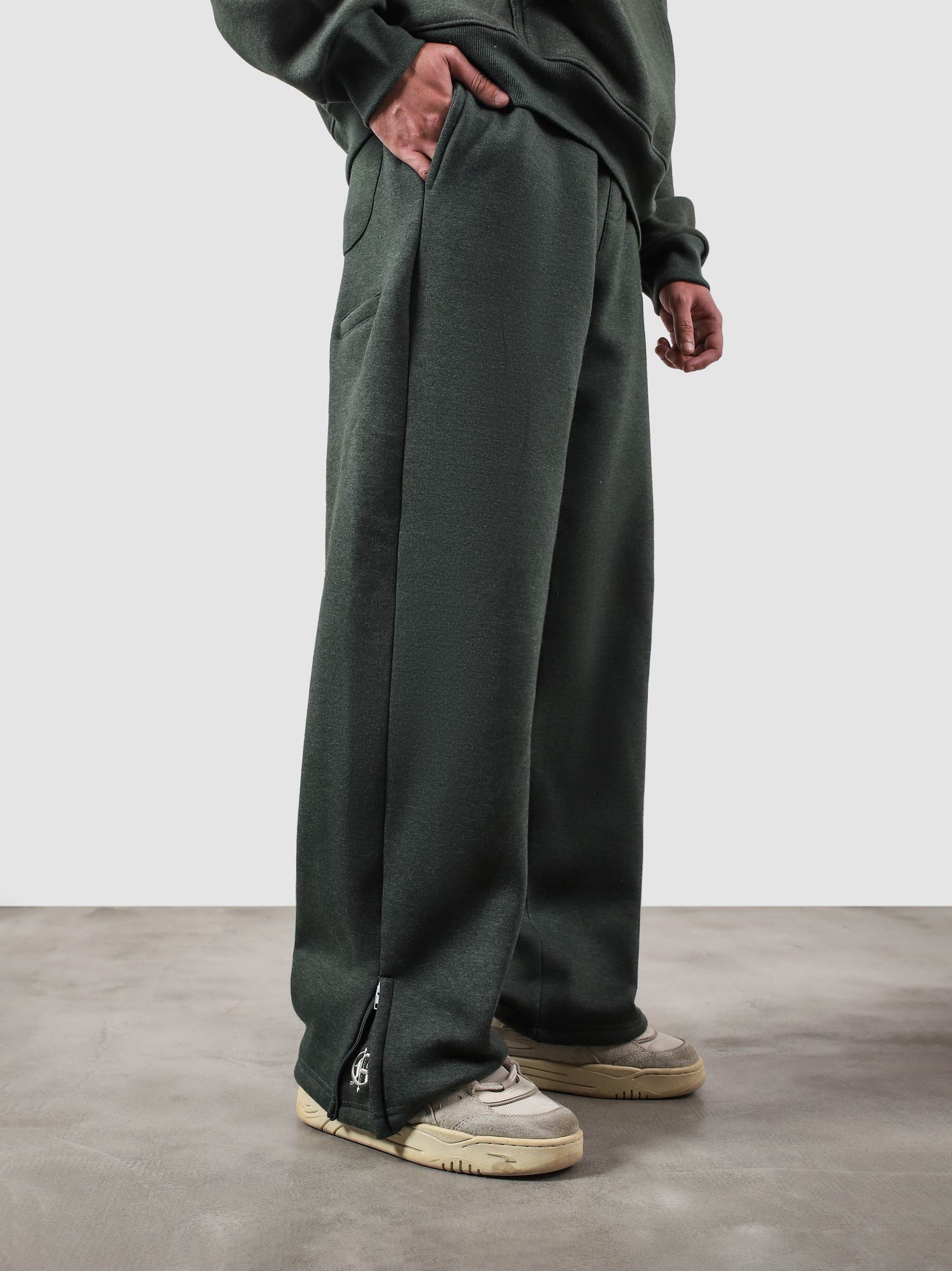 The Utility Sweats | Heather Green