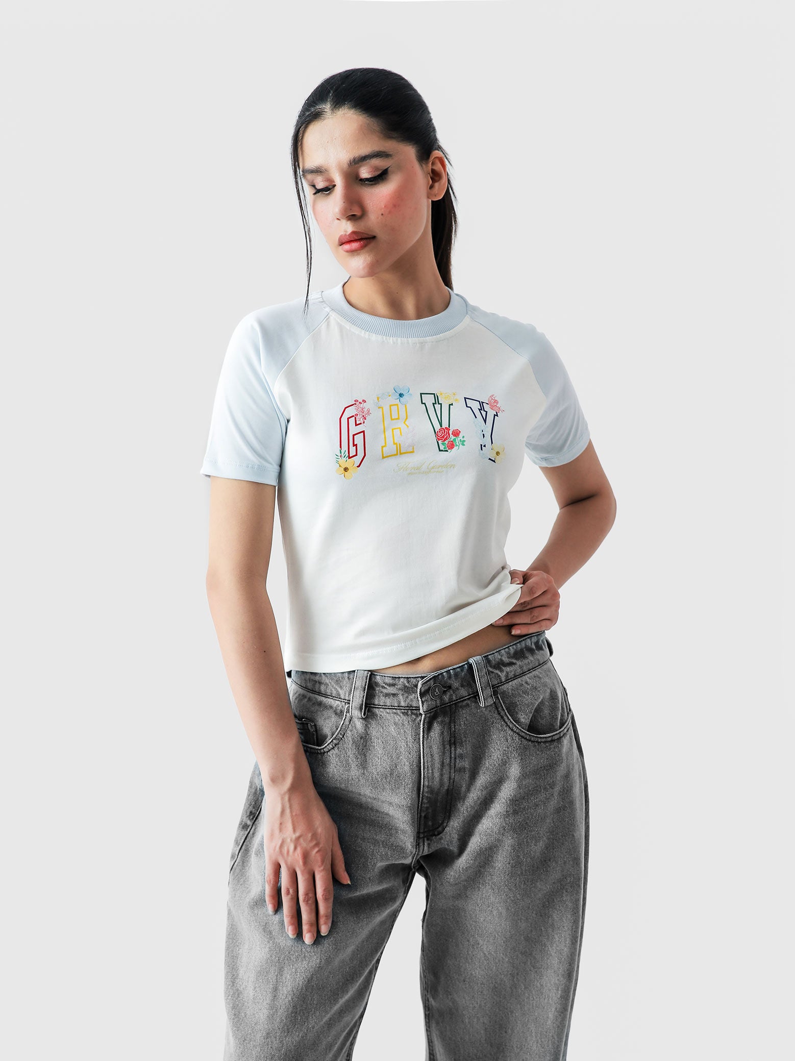 GRVY Flowers babytee female model side view floral print Pakistan – GROOVY