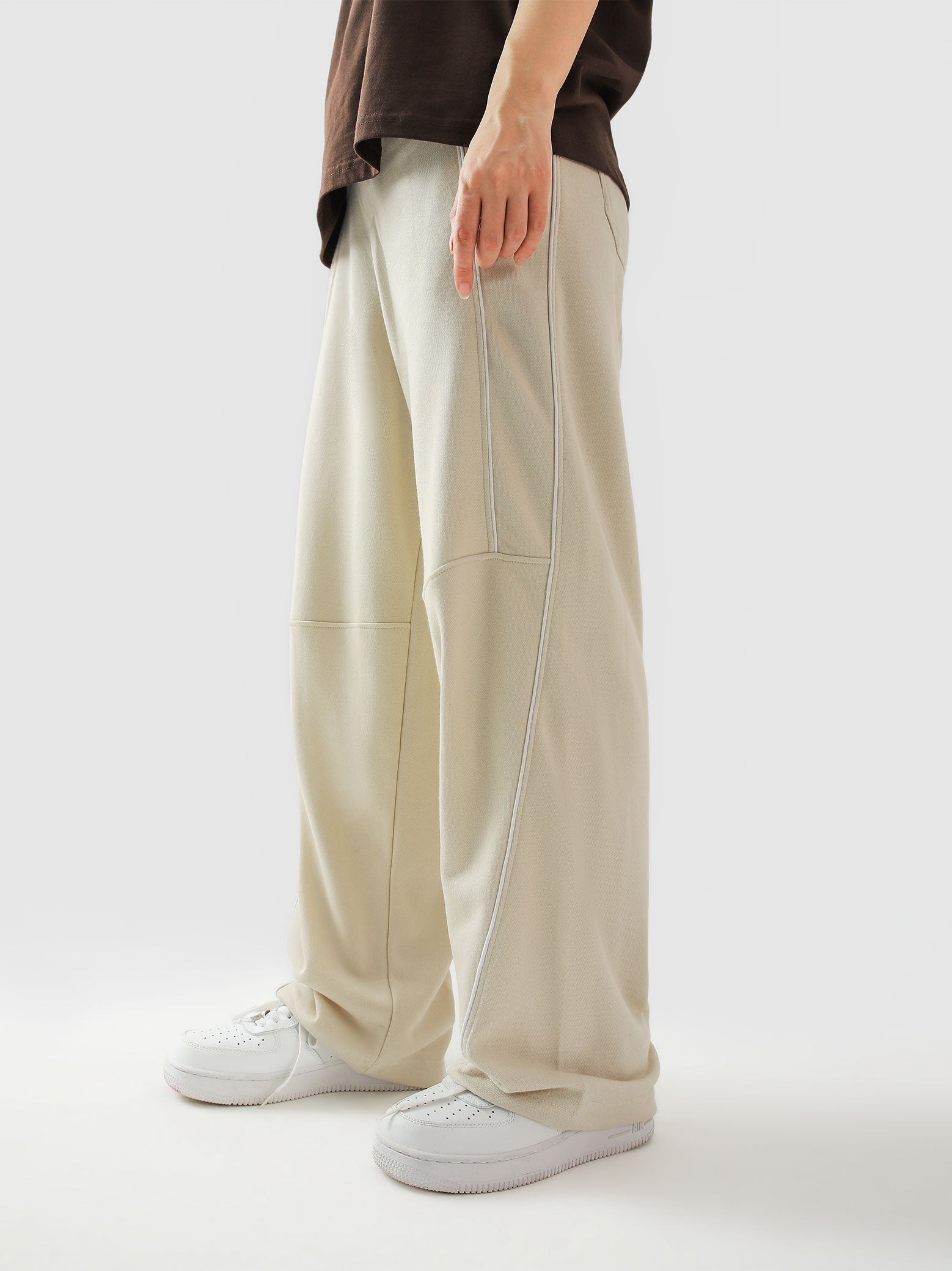 Cream piping trouser female model front view relaxed fit Pakistan – GROOVY