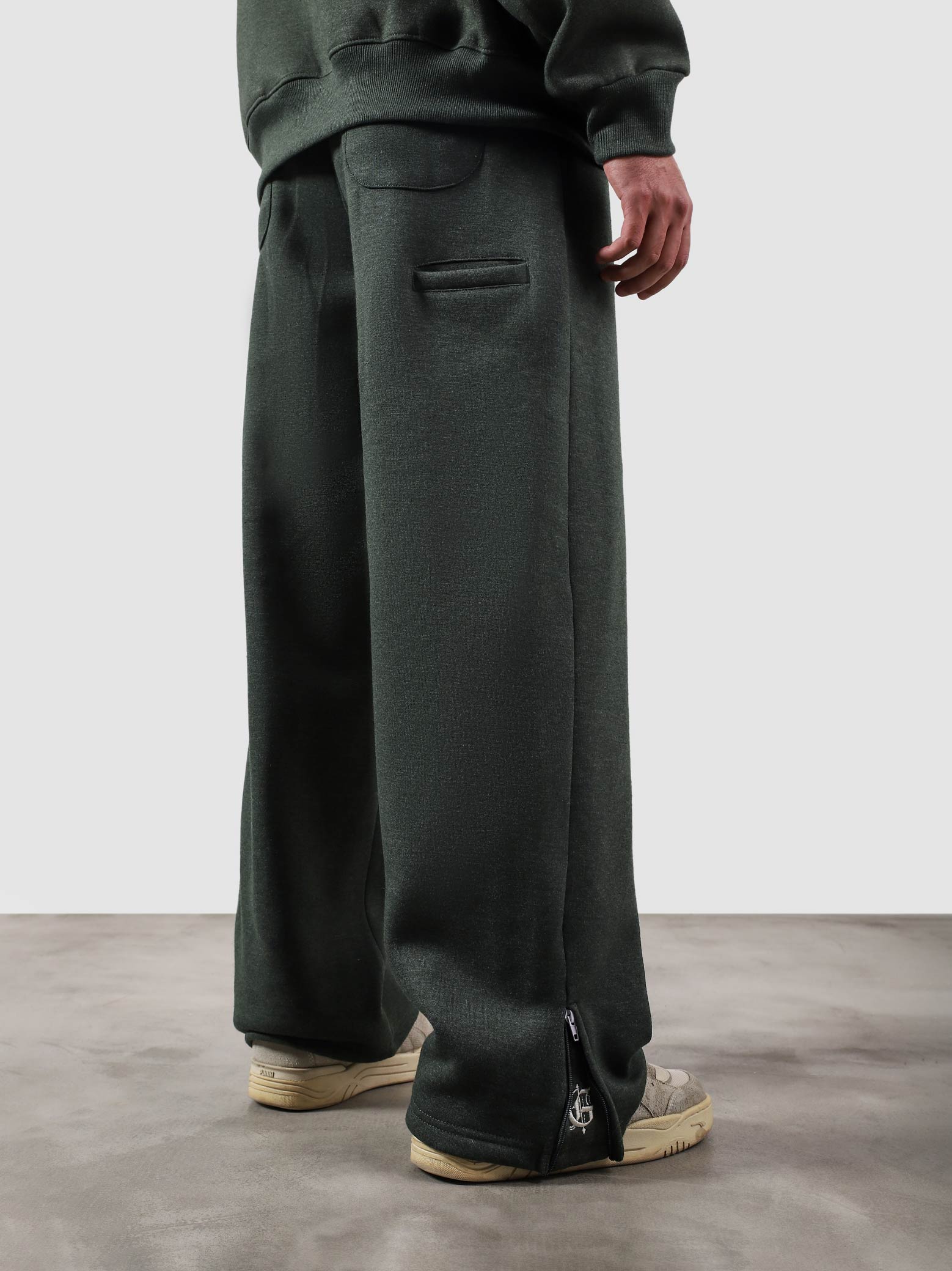 The Utility Sweats | Heather Green