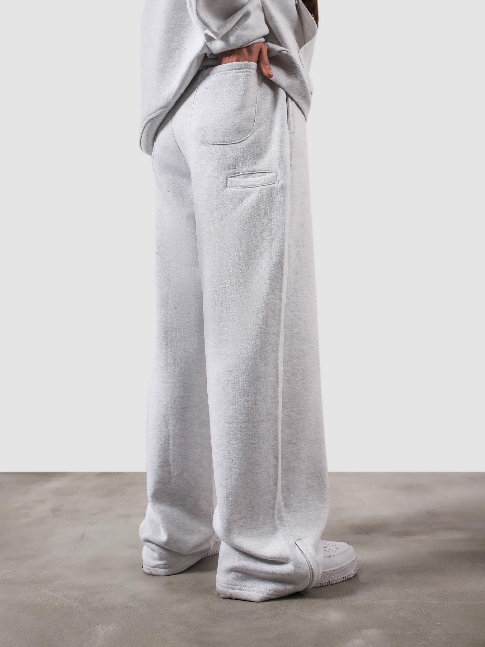 The Utility Sweats | Arctyc White