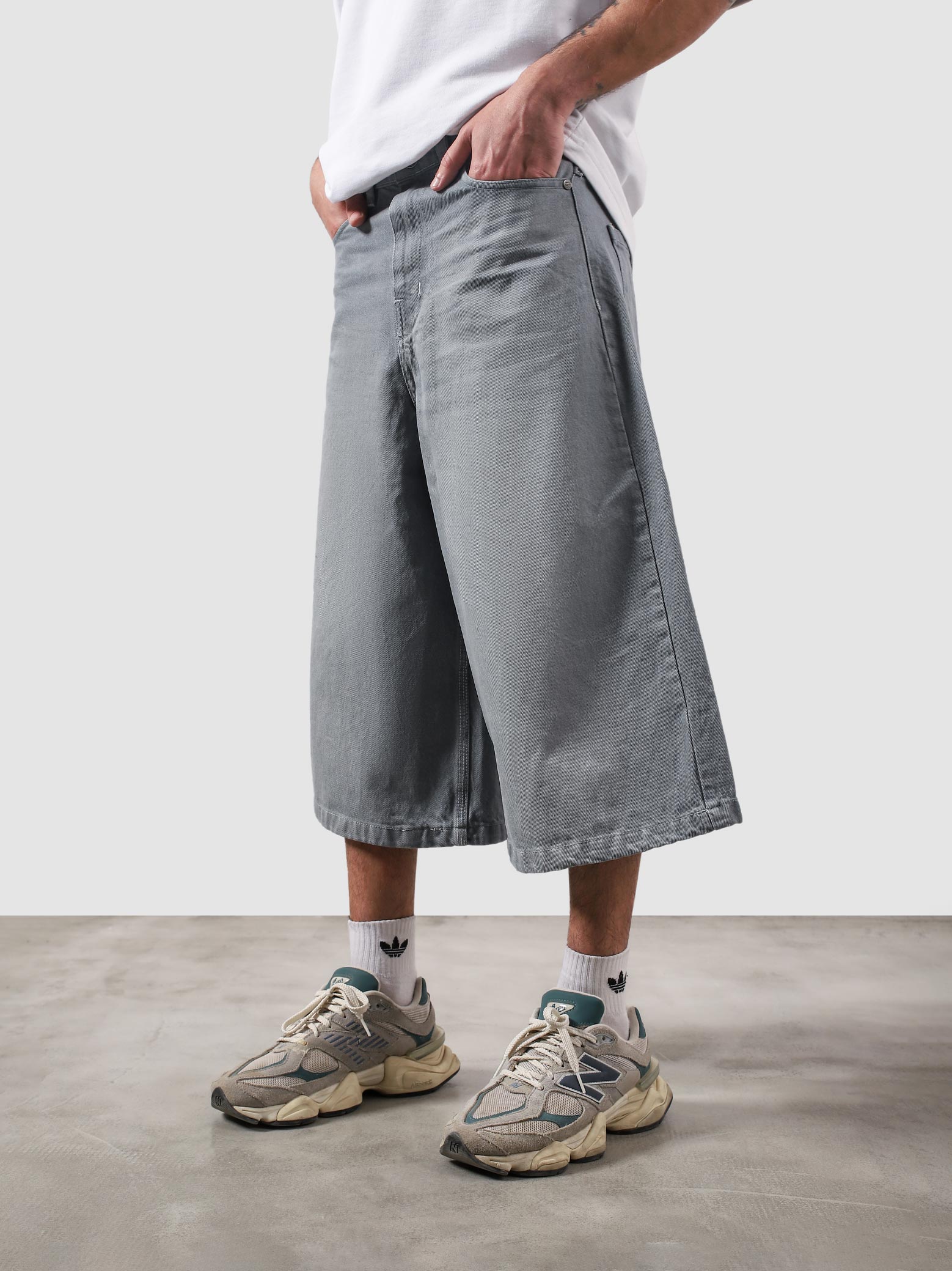 Jorts dark stone female model front view oversized denim shorts Pakistan – GROOVY