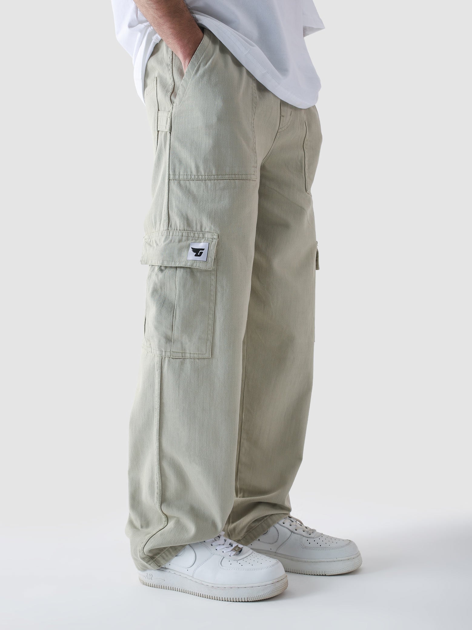 Mint chalk VII cargo pants couple lifestyle shot streetwear Pakistan – GROOVY