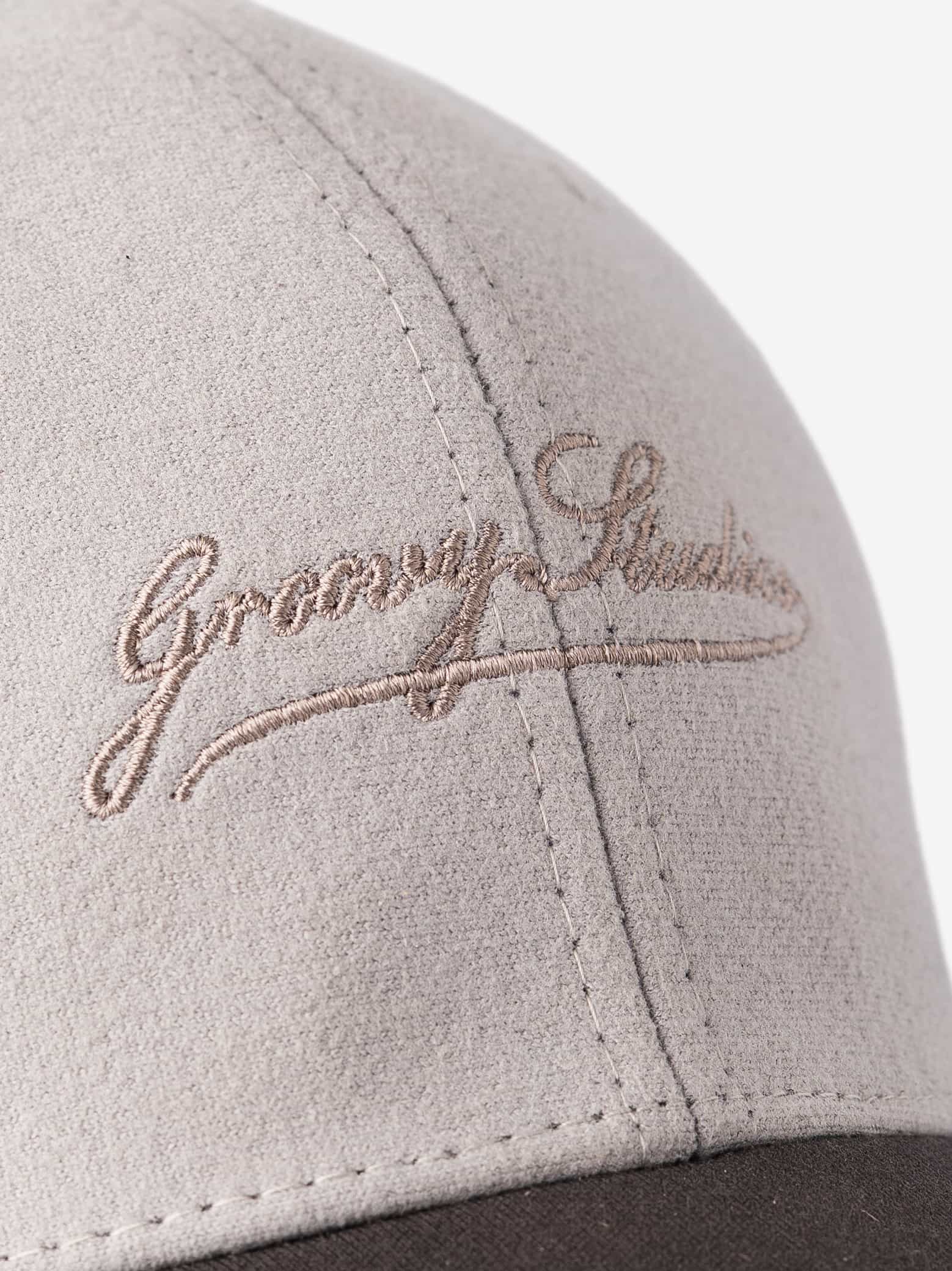 Classic Snapback cap in stone by GROOVY