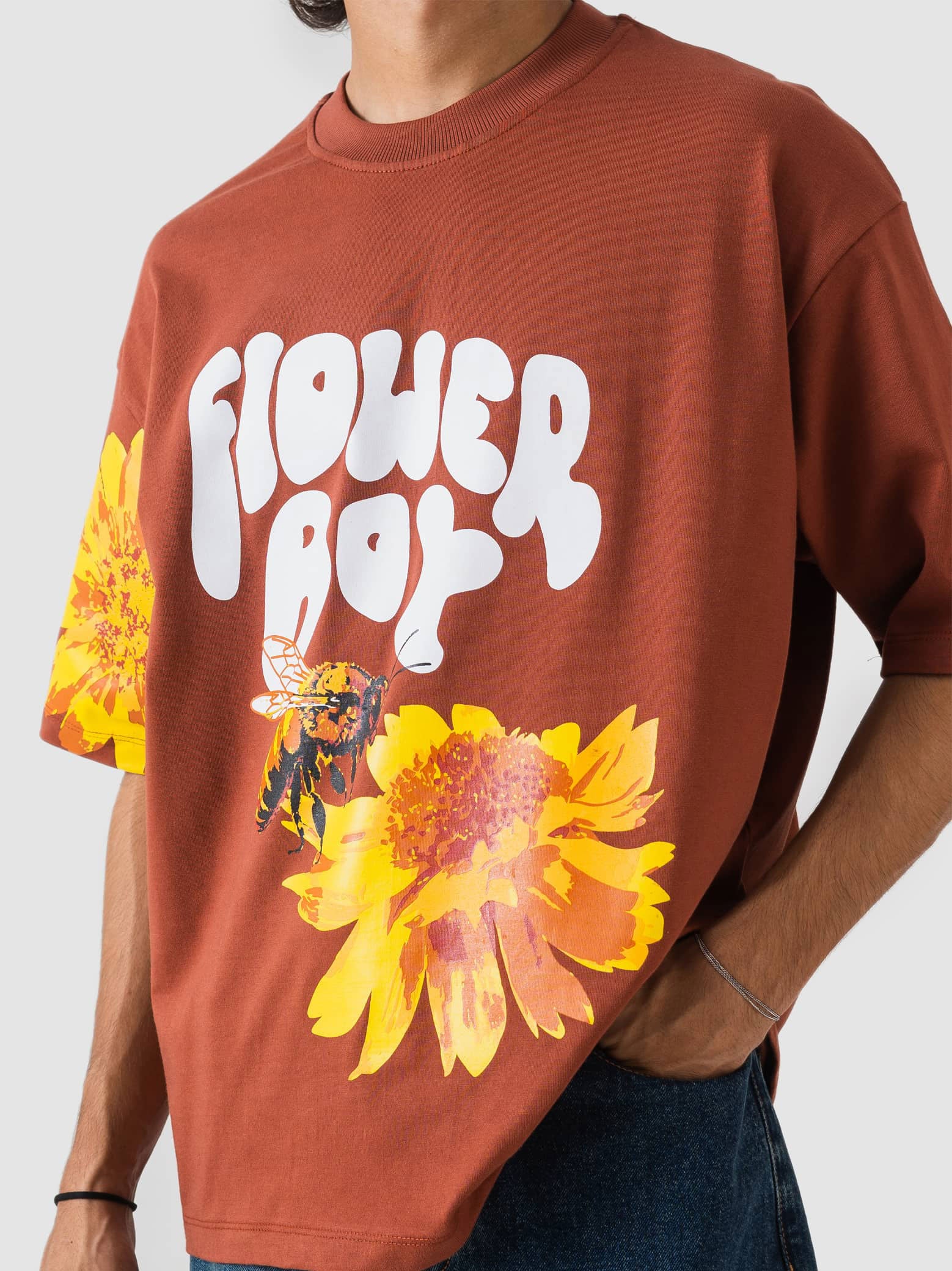 GROOVY rust oversized t-shirt, flower graphic print, Pakistan
